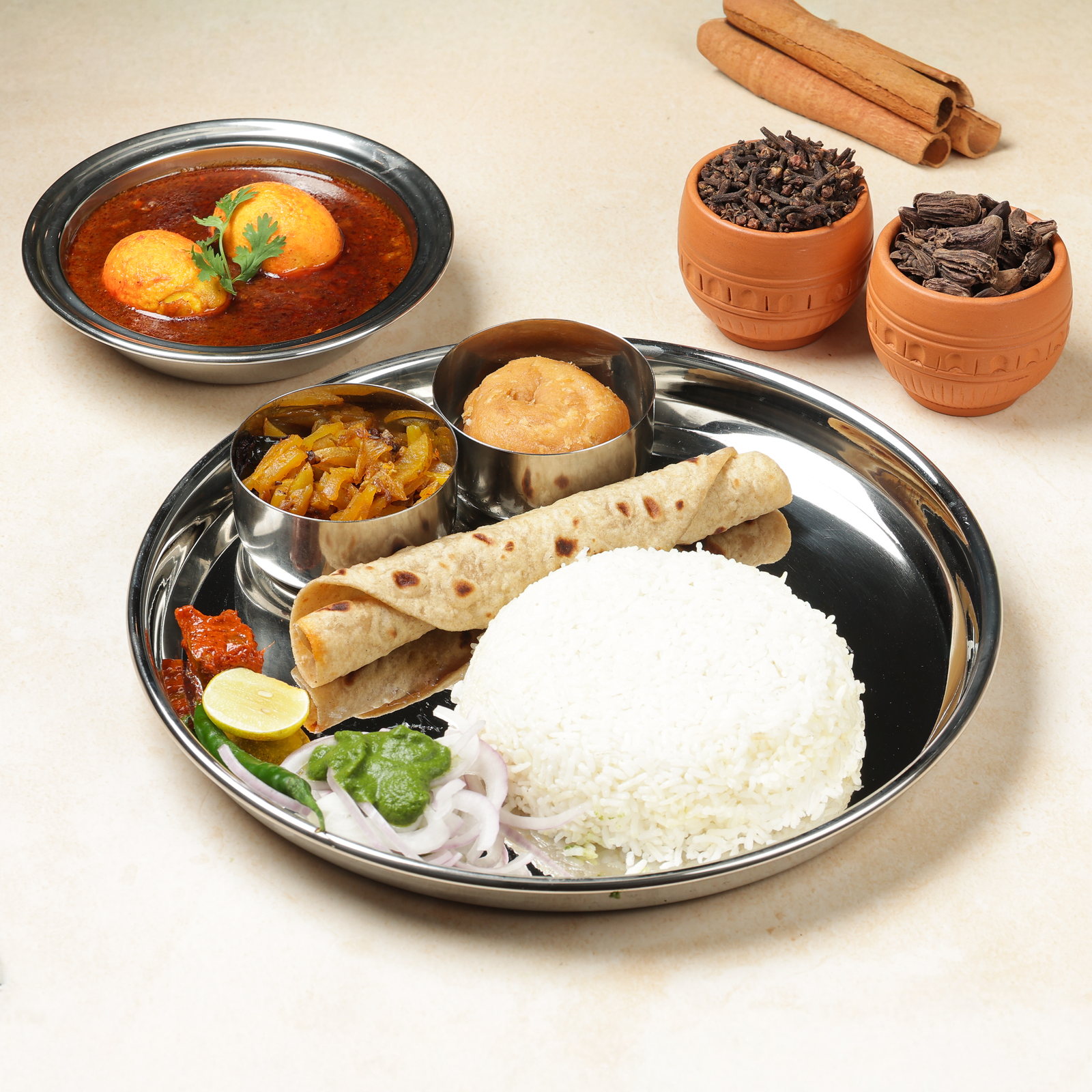 Egg Latpata Thali
